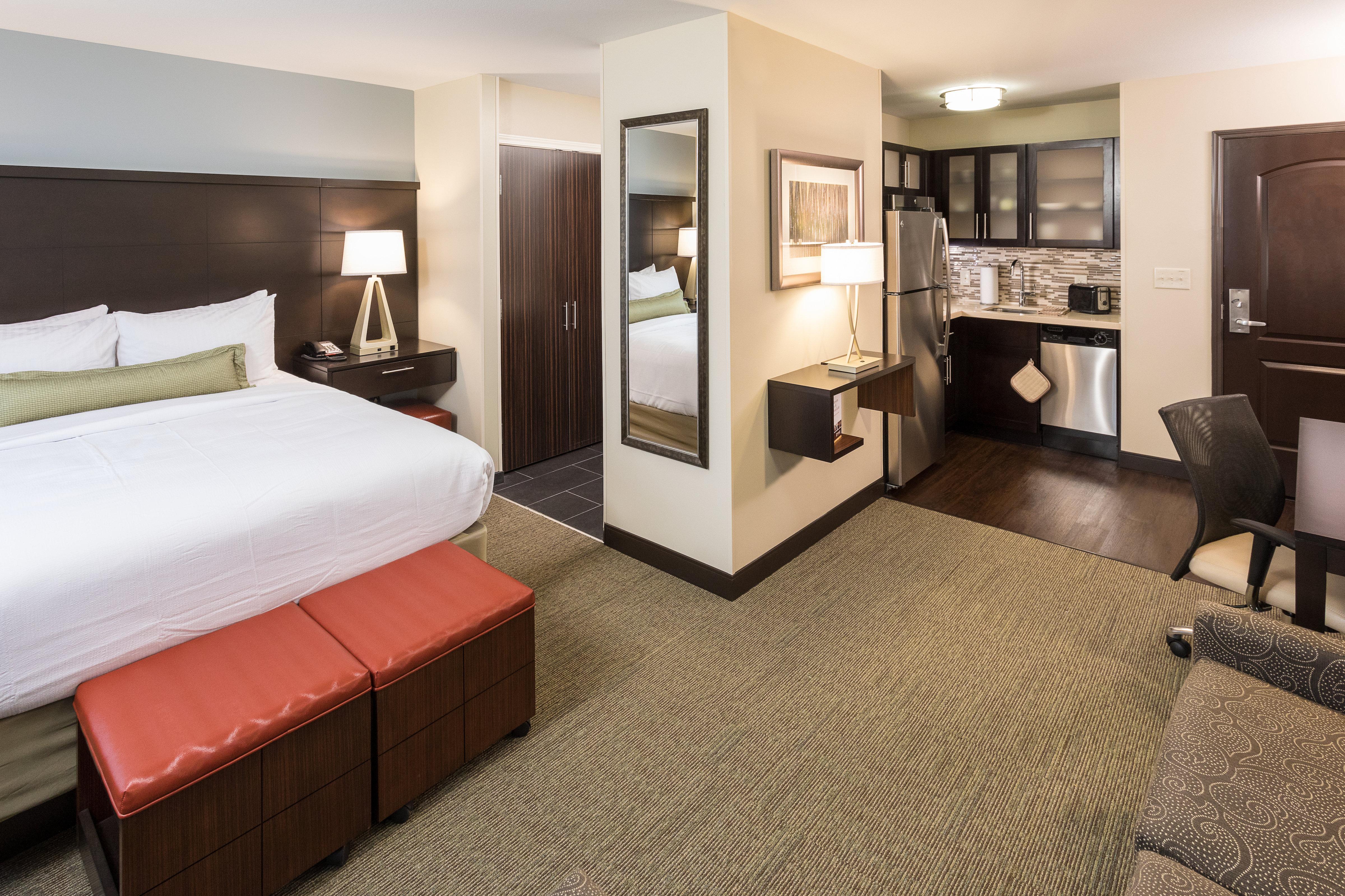 Staybridge Suites Omaha West By Ihg Εξωτερικό φωτογραφία